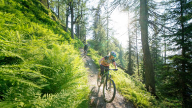 Im “Bikeland” Schladming-Dachstein erwarten Mountain- und E-Biker bereits 26 Touren, zwei Bikeparks und ein Singletrack mit insgesamt 67 Trail-Kilometern. © Christoph Oberschneider