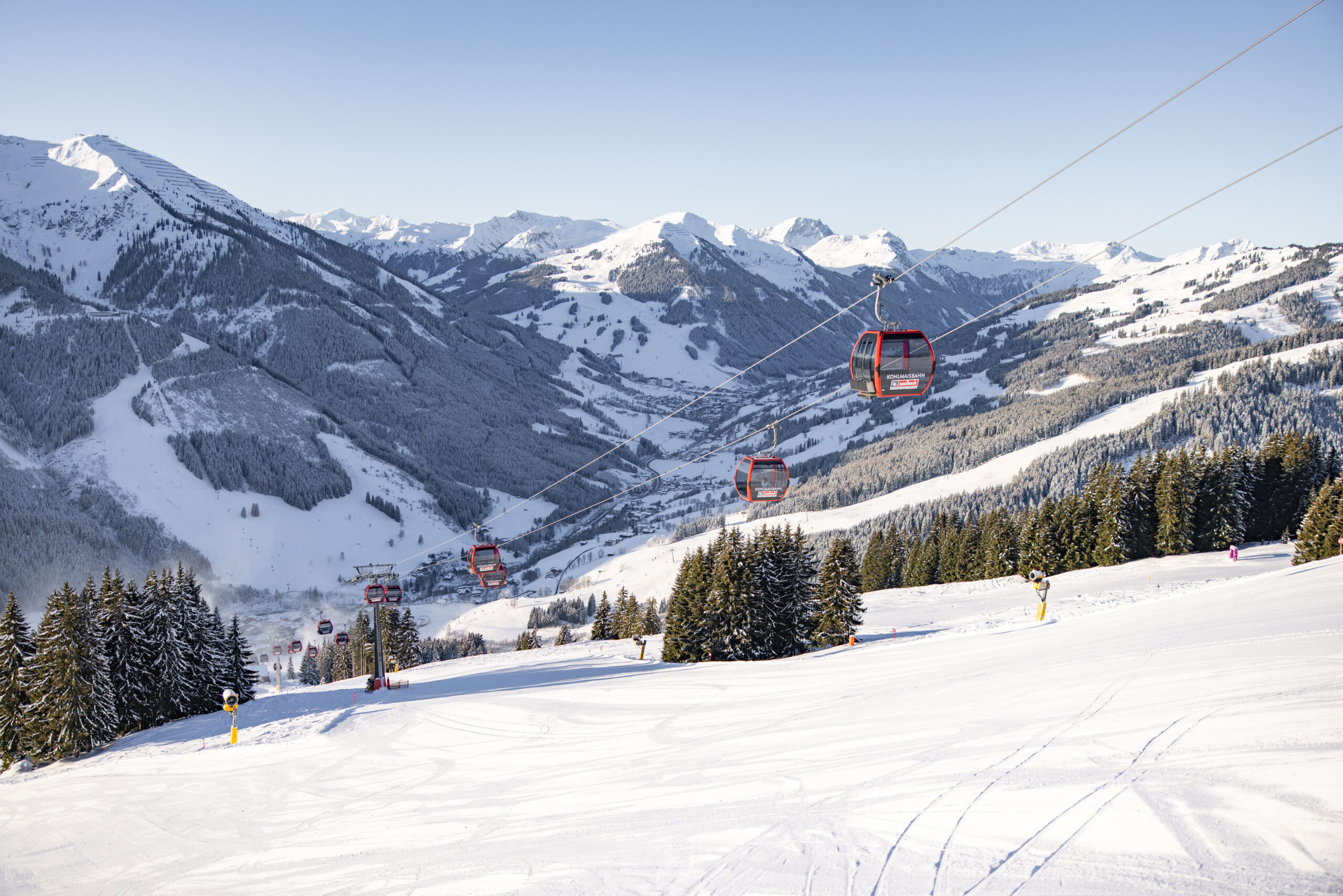 Der Skicircus Saalbach Hinterglemm Leogang Fieberbrunn zählt zu den größten zusammenhängenden Skigebieten Österreichs und bietet 270 Pistenkilometer in allen Schwierigkeitsgraden. © Andreas Putz