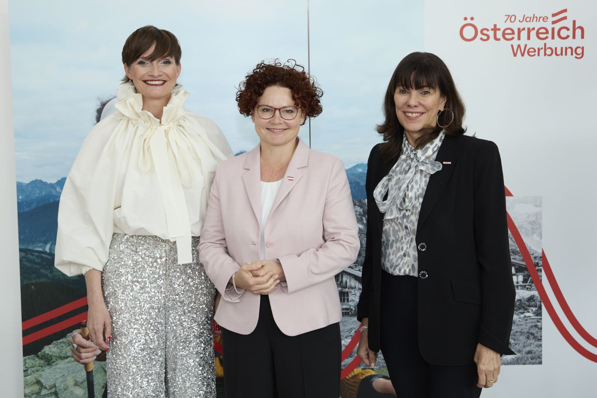 v.l.n.r.: Astrid Steharnig-Staudinger (Geschäftsführerin ÖW), Elisabeth Zehetner (Staatssekretärin für Tourismus), Martha Schultz (Vizepräsidentin WK). (C) Österreich Werbung/Ben Leitner