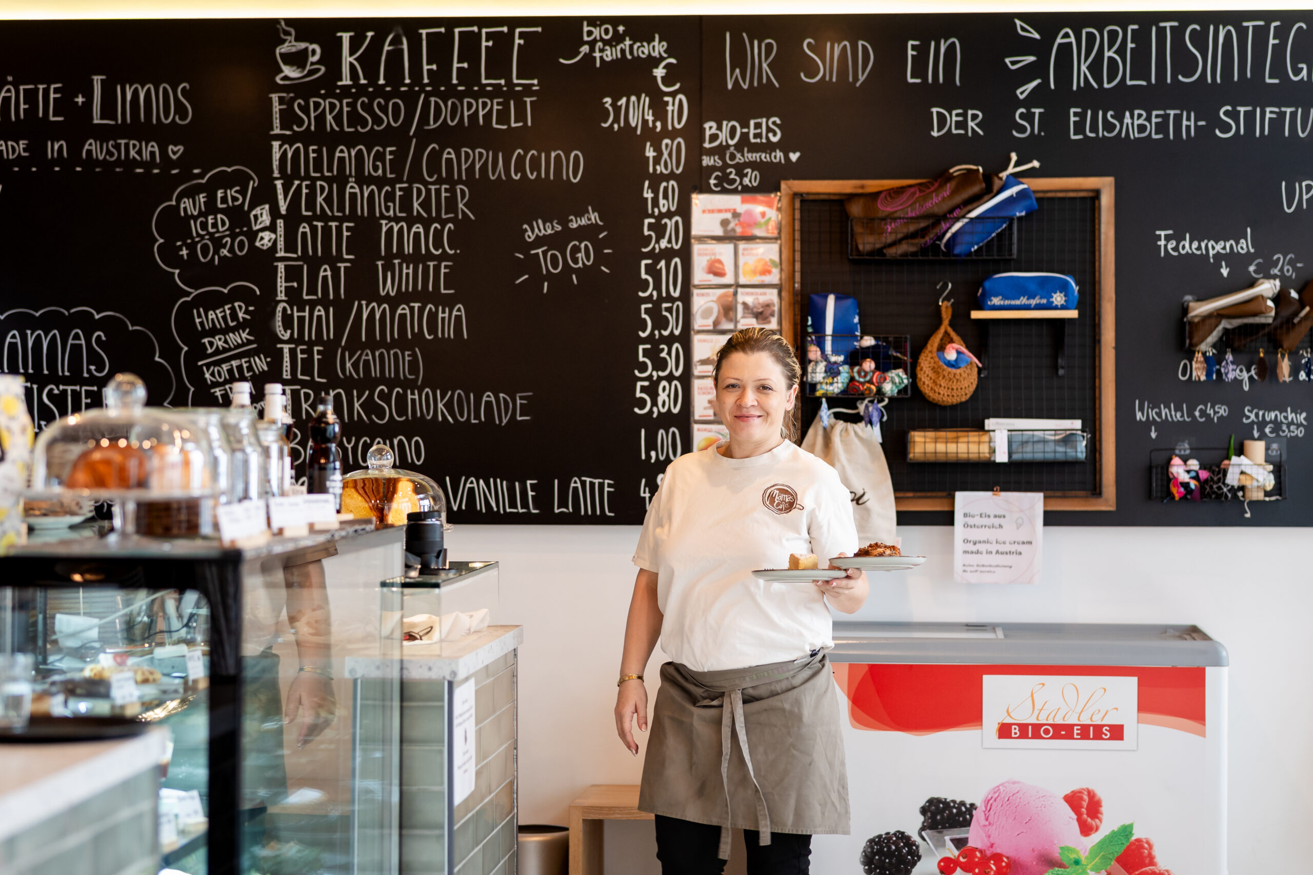 Mutter in Mamas Café © Erzdiözese Wien/Stephan Schönlaub