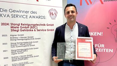 Anton Kammerlander, Leiter der Stiegl-Schanktechnik, nahm die Auszeichnung für exzellentes Kundenservice in Empfang. (C) KVA