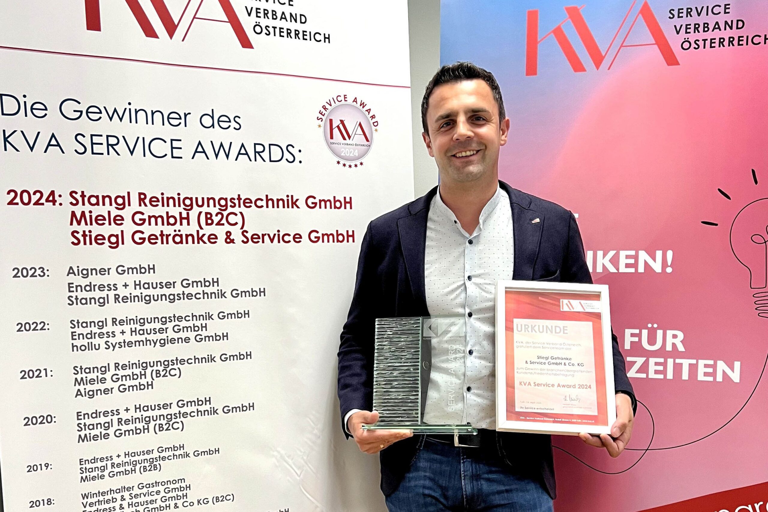 Anton Kammerlander, Leiter der Stiegl-Schanktechnik, nahm die Auszeichnung für exzellentes Kundenservice in Empfang. (C) KVA