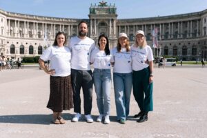 v.l.n.r. Karoline Klezl, Geschäftsführerin Café Mozart, Georg Ribarov, MAM Country Manager Austria, Sabrina Krejan, MAM Marketing Managerin Austria, Sanja Prochazka-Piplica, klinische Psychologin, und Hebamme Johanna Eitzenberger vom Hebammenzentrum Wien © MAM Baby / Sabine Sattlegger