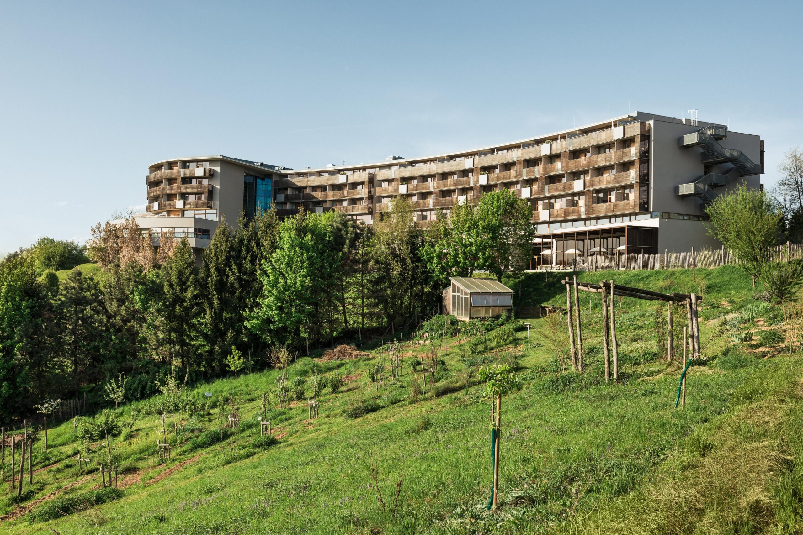 Das Falkensteiner Balance Resort Stegersbach mit hoteleigenem Permakultur-Garten © FMTG/ Jenny Haimerl