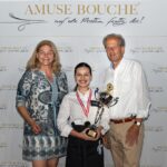 Outstanding Solo Performance SERVICE Excellence: Piroska Payer, Amuse Bouche, Ayshat Gukhaeva, Hotel Sacher Wien, Robert Wanko, Jury-Vorsitzender. © VOGUS/ Wolfgang Voglhuber