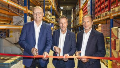 Offizielle Eröffnung der Logistik: GF Manfred Hayböck, Christoph Ellensohn, Standortgeschäftsleiter Salzburg-Wals; GF Thomas Panholzer. (C) Transgourmet