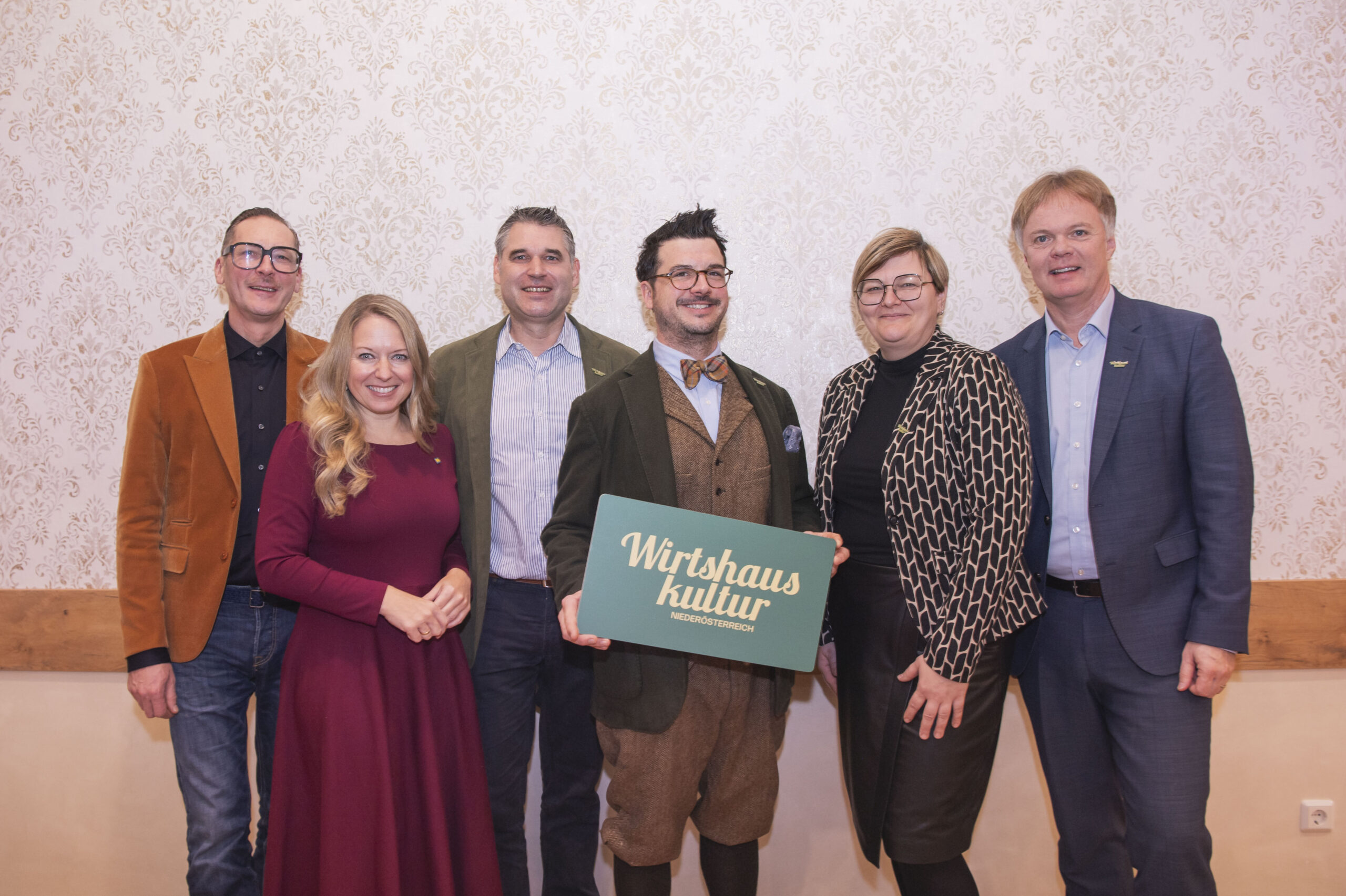 v.l.n.r.: Harald Pollak, LR Silke Dammerer, Andreas Frey, Hartmuth Rameder, Petra Haselsteiner und GF Michael Duscher. (C) Daniela Matejschek |