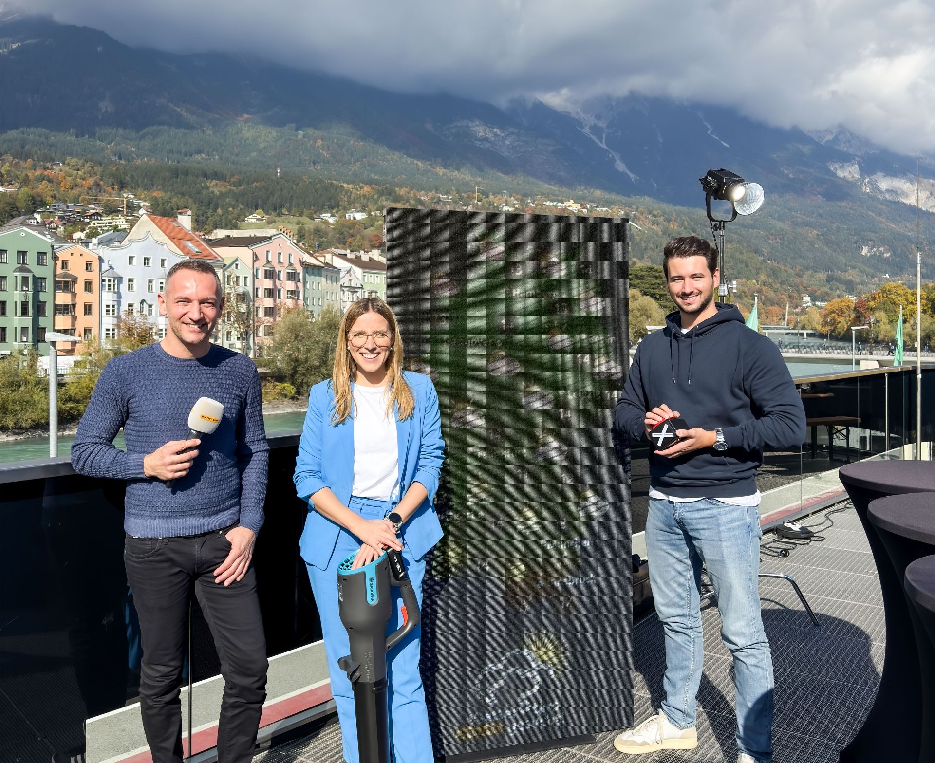 (v.l.): Martin Puchegger (Puls4), Barbara Plattner (GF Innsbruck Tourismus) und Alban Burster (ProSiebenSat.1 und wetter.com-Moderator) (C) Innsbruck Tourismus