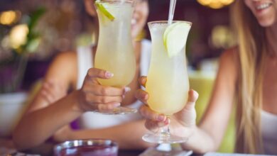 Das wachsende Interesse an alkoholfreien und alkoholreduzierten Getränken zeigt sich in Österreich und der Schweiz besonders stark. (C) iStock / Getty Images Plus/ petrenkod