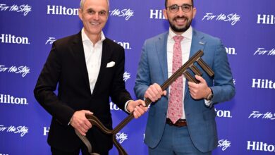 Ryan Gauci (re) folgt auf Norbert B. Lessing, der seit 1981 für Hilton tätig war.