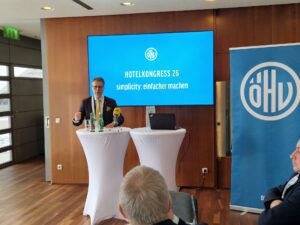 ÖHV-Präsident Walter Veit machte den wirtschaftlichen Schaden überbordender Regulierung deutlich. (C) A. Grübling