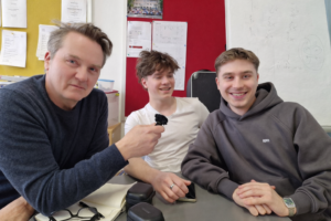 ÖGZ-Chefredakteur Alexander Grübling im Talk mit Manuel und Daniel. (C) Günther Fuchs