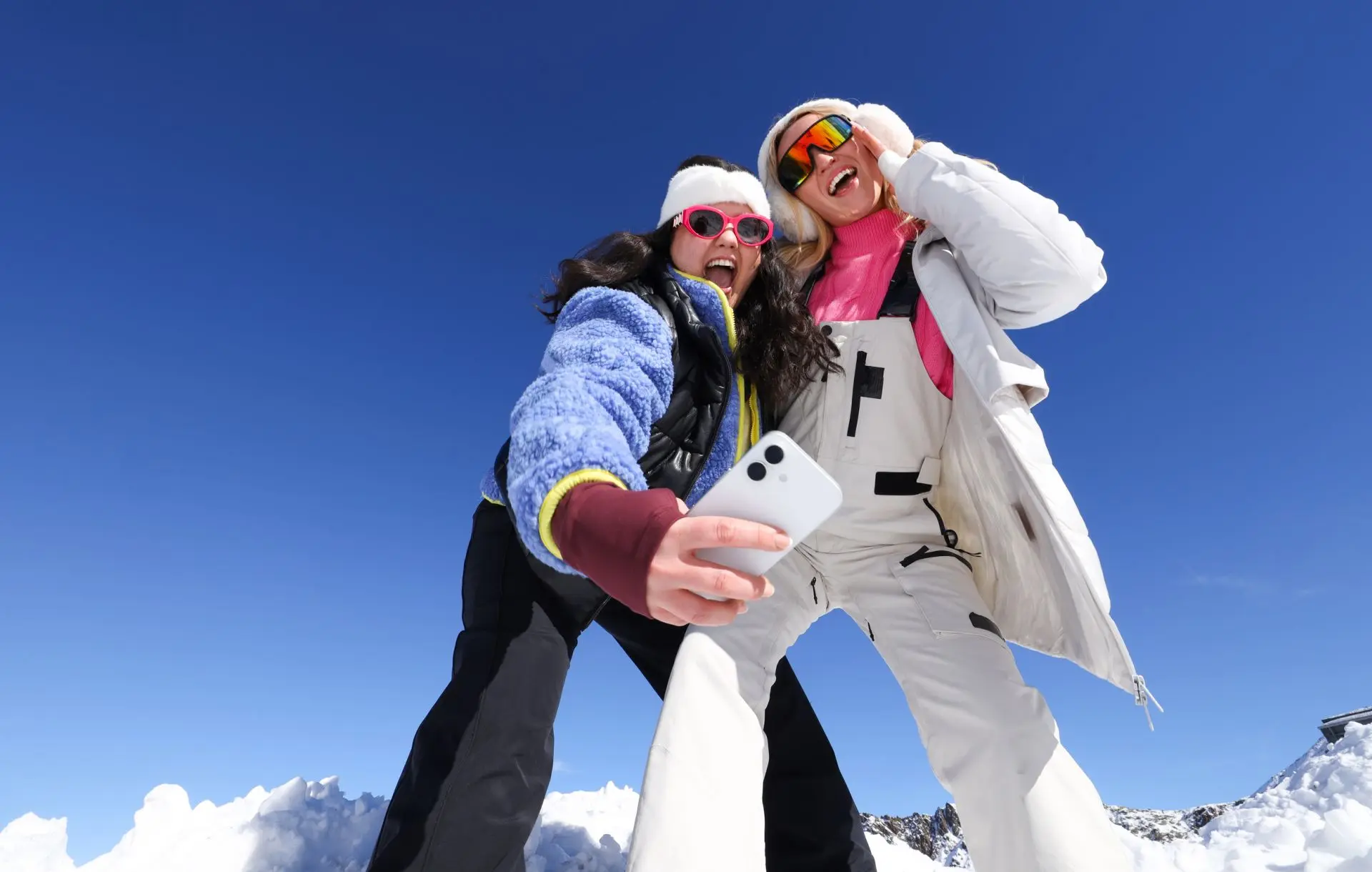 Wischen statt wedeln: ÖW „datet“ neue Ski-Gäste