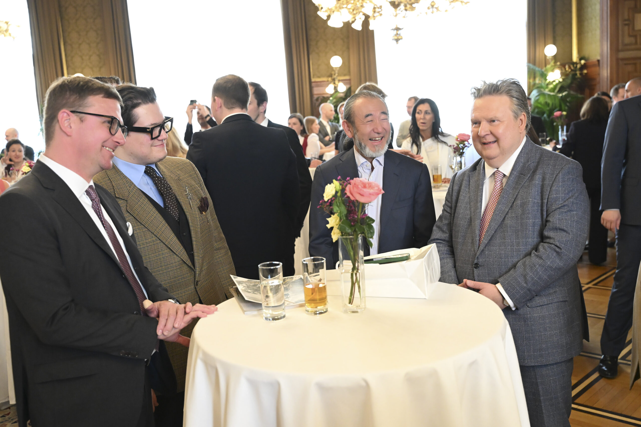 Erste „Tourismusstars“ vergeben: Ludwig ehrt Branchengrößen im Rathaus